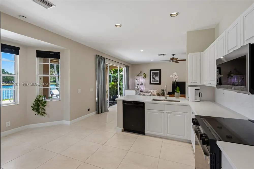 480 Cambridge Dr Weston, FL 33326