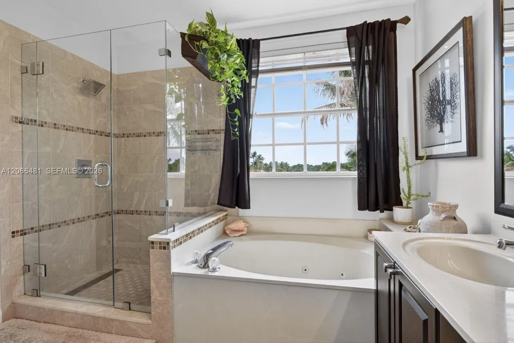 480 Cambridge Dr Weston, FL 33326