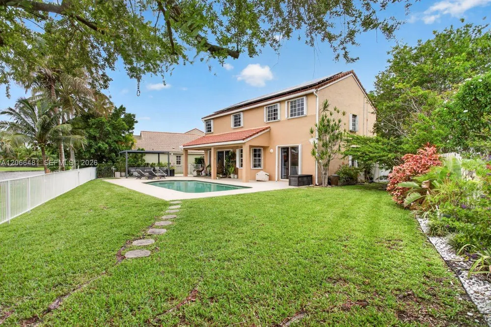 480 Cambridge Dr Weston, FL 33326