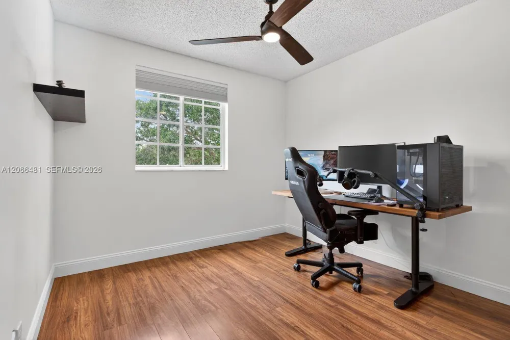 480 Cambridge Dr Weston, FL 33326