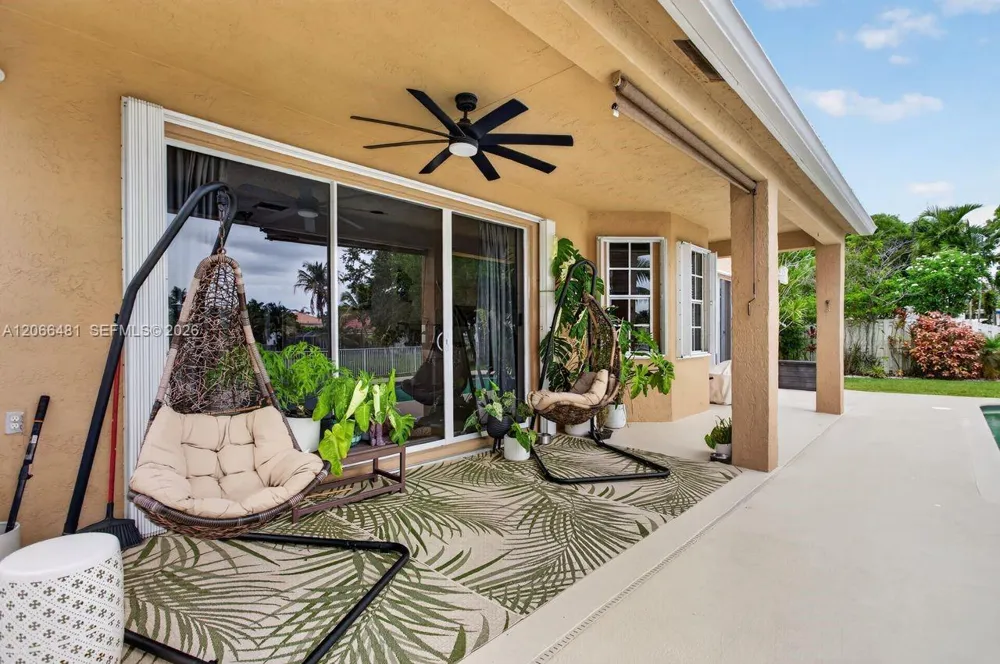 480 Cambridge Dr Weston, FL 33326