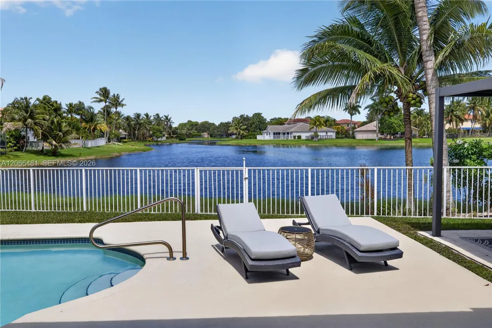 480 Cambridge Dr Weston, FL 33326