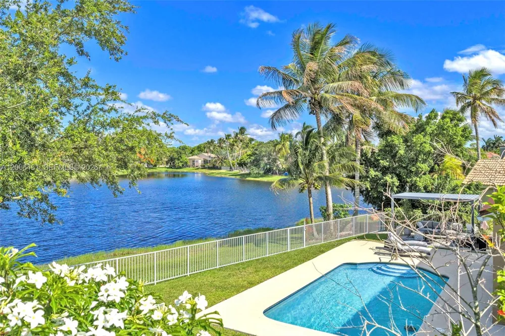 480 Cambridge Dr Weston, FL 33326