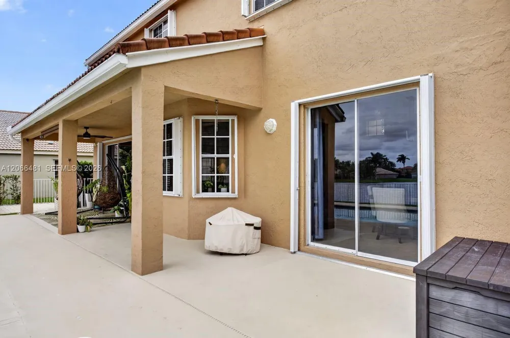 480 Cambridge Dr Weston, FL 33326
