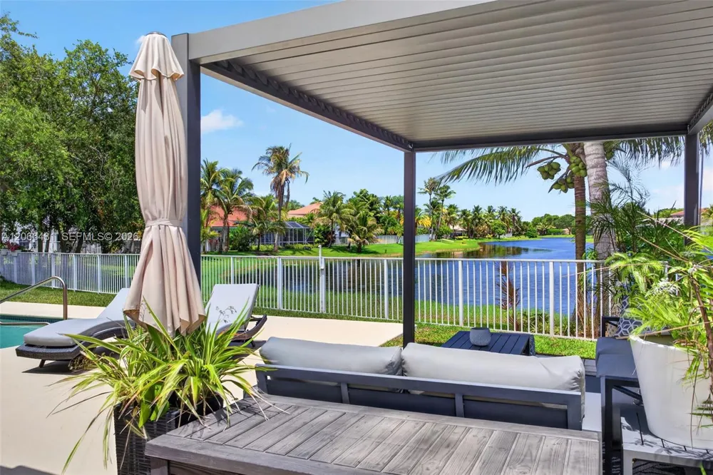 480 Cambridge Dr Weston, FL 33326