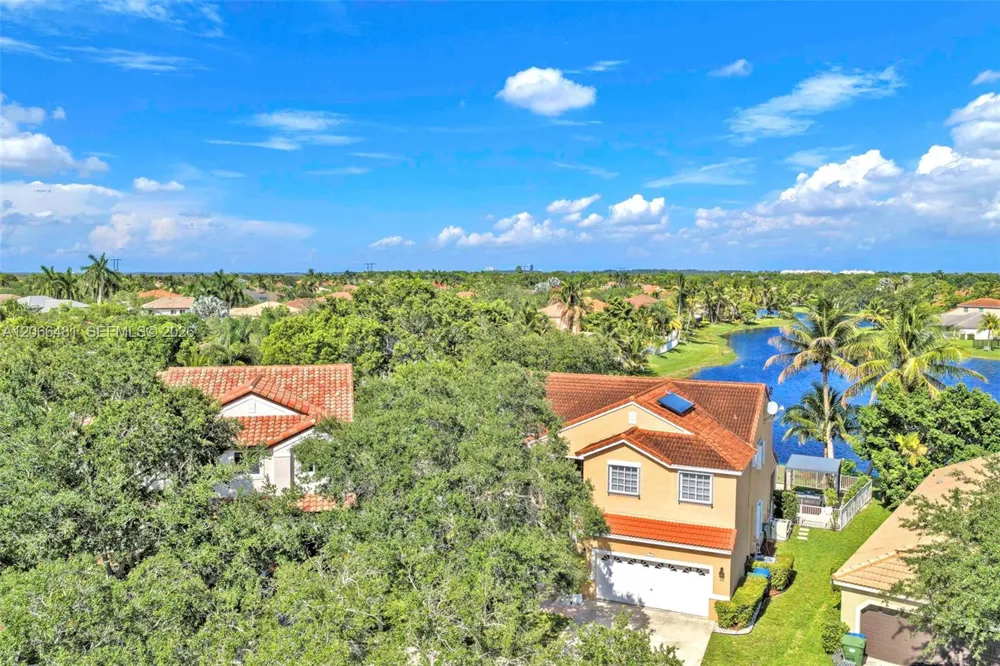 480 Cambridge Dr Weston, FL 33326
