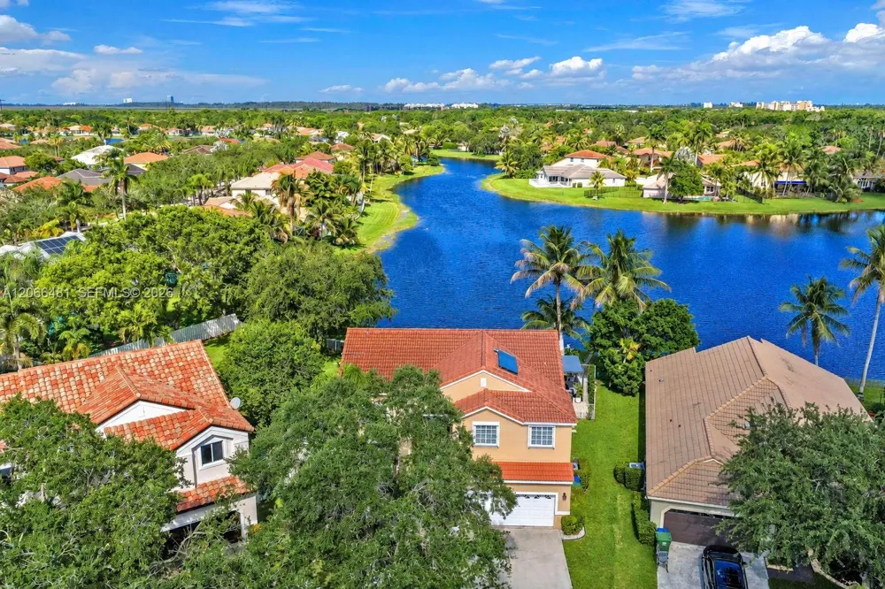 480 Cambridge Dr Weston, FL 33326