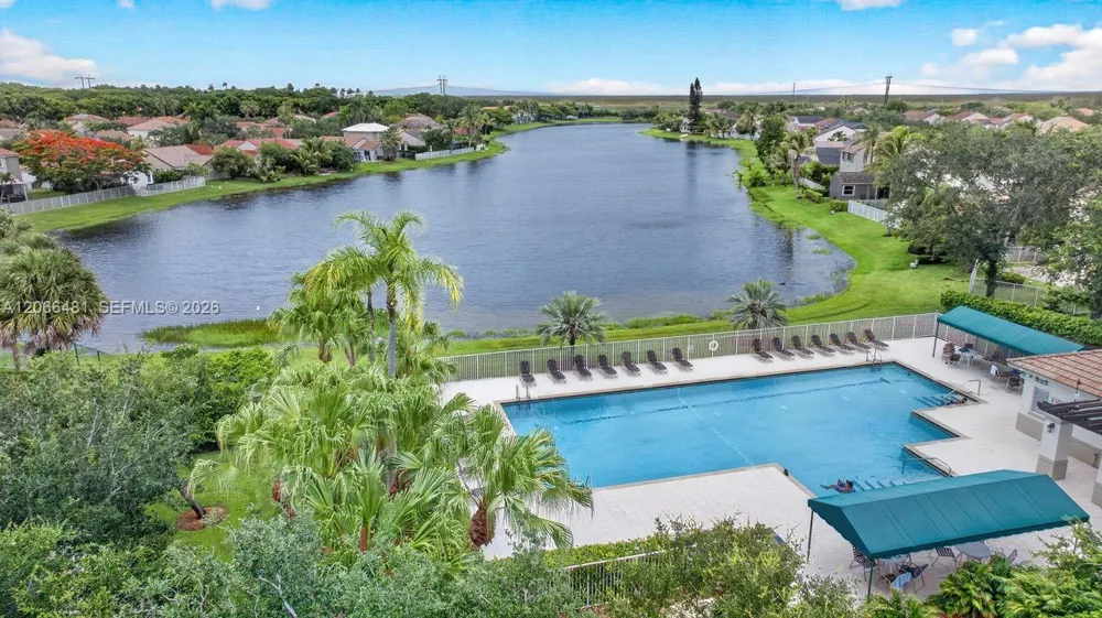 480 Cambridge Dr Weston, FL 33326