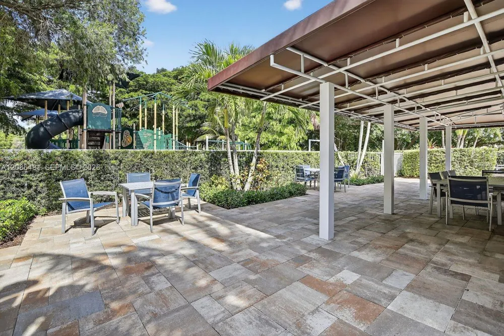 480 Cambridge Dr Weston, FL 33326
