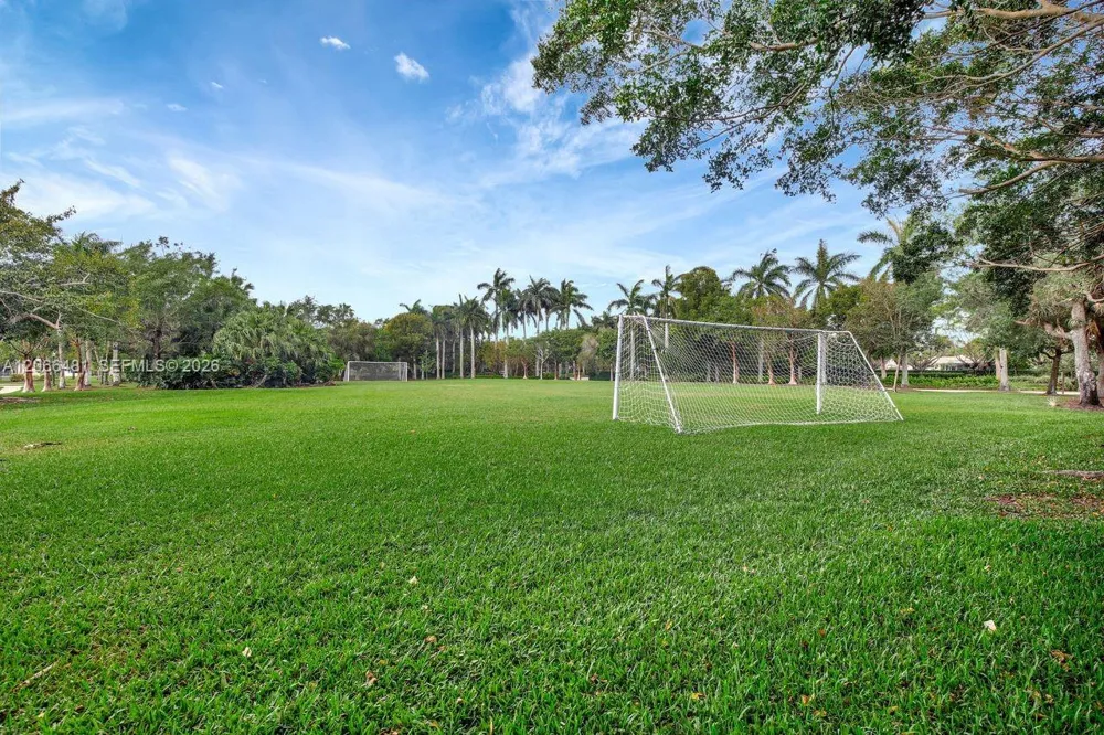 480 Cambridge Dr Weston, FL 33326