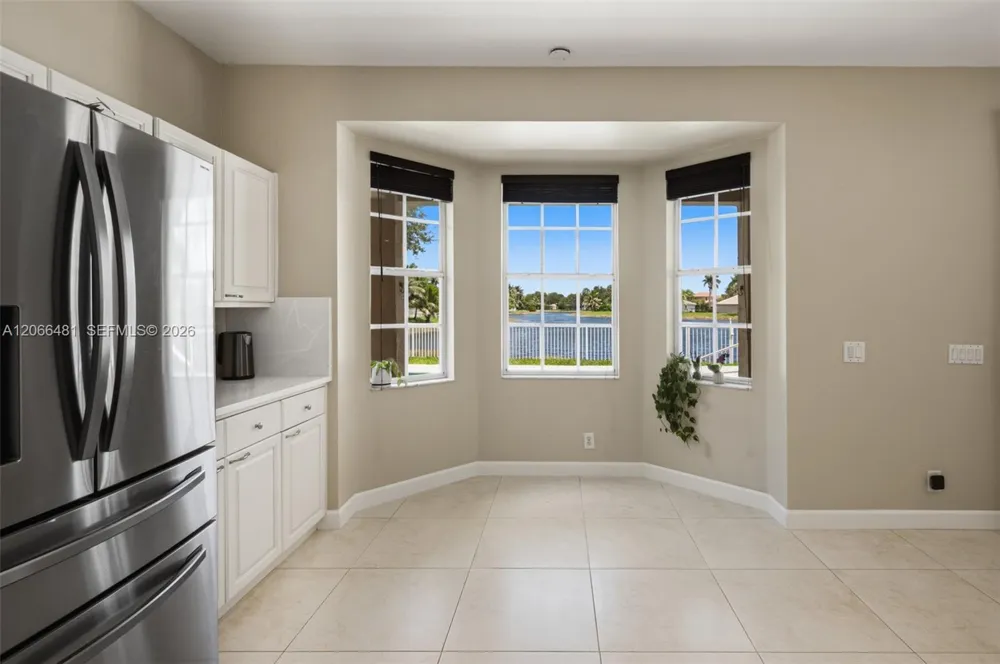 480 Cambridge Dr Weston, FL 33326