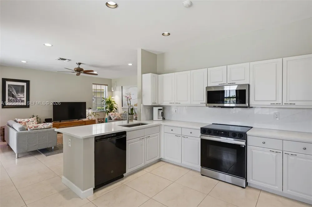 480 Cambridge Dr Weston, FL 33326