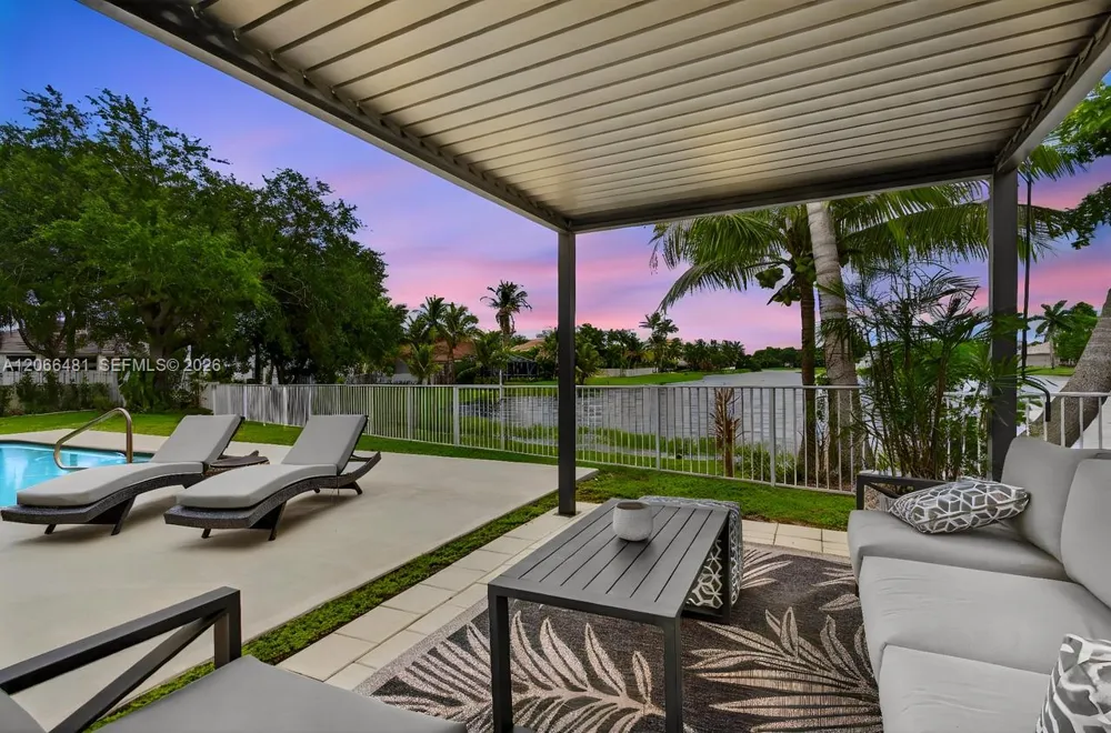 480 Cambridge Dr Weston, FL 33326