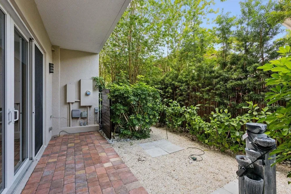 3863 NE 22nd Way Lighthouse Point, FL 33064