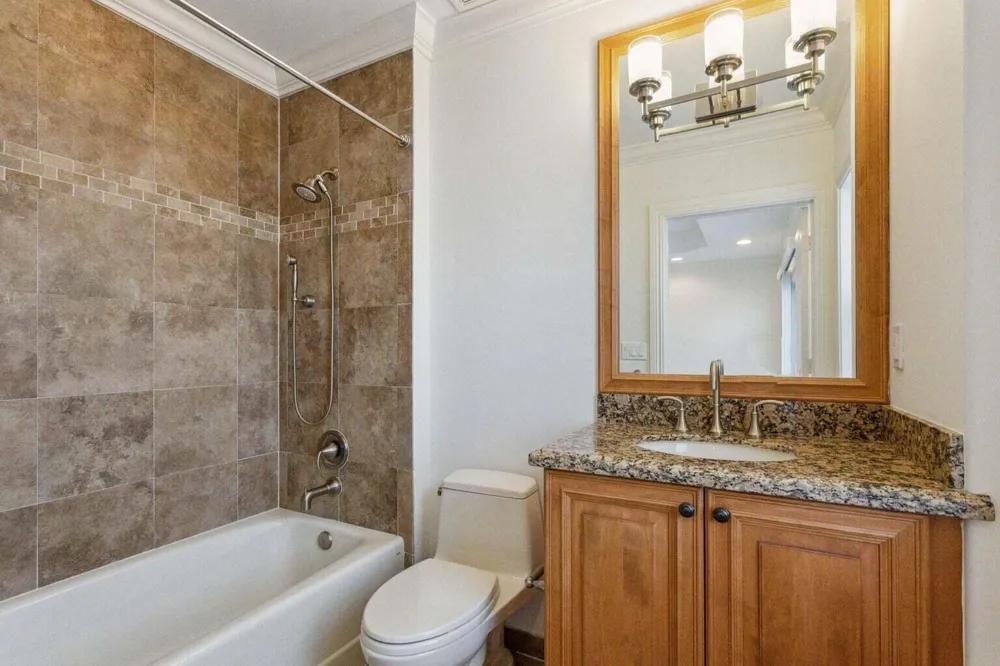 3863 NE 22nd Way Lighthouse Point, FL 33064
