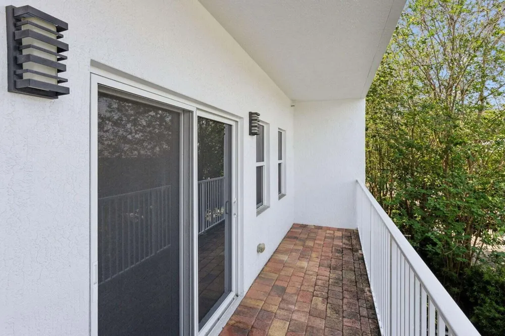 3863 NE 22nd Way Lighthouse Point, FL 33064