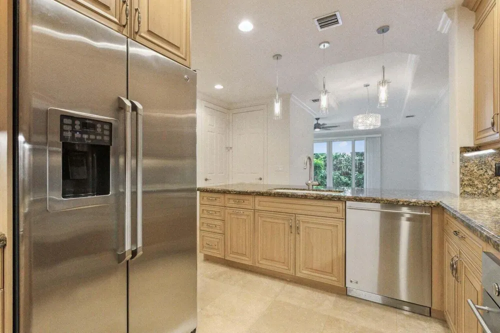 3863 NE 22nd Way Lighthouse Point, FL 33064