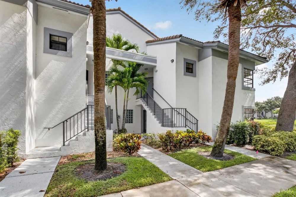5406 Firenze Drive #M Boynton Beach, FL 33437