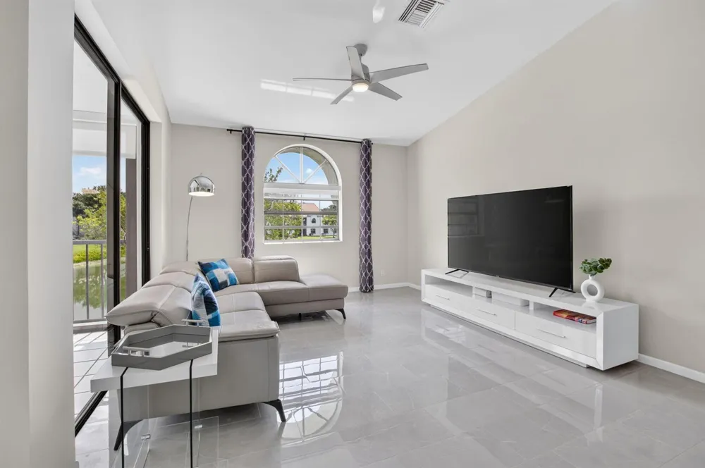 5406 Firenze Drive #M Boynton Beach, FL 33437