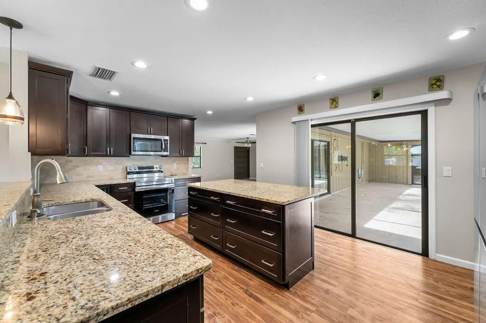 3596 12TH STREET SW Vero Beach, FL 32968