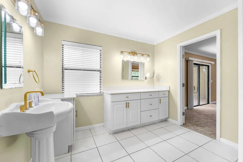 3596 12TH STREET SW Vero Beach, FL 32968