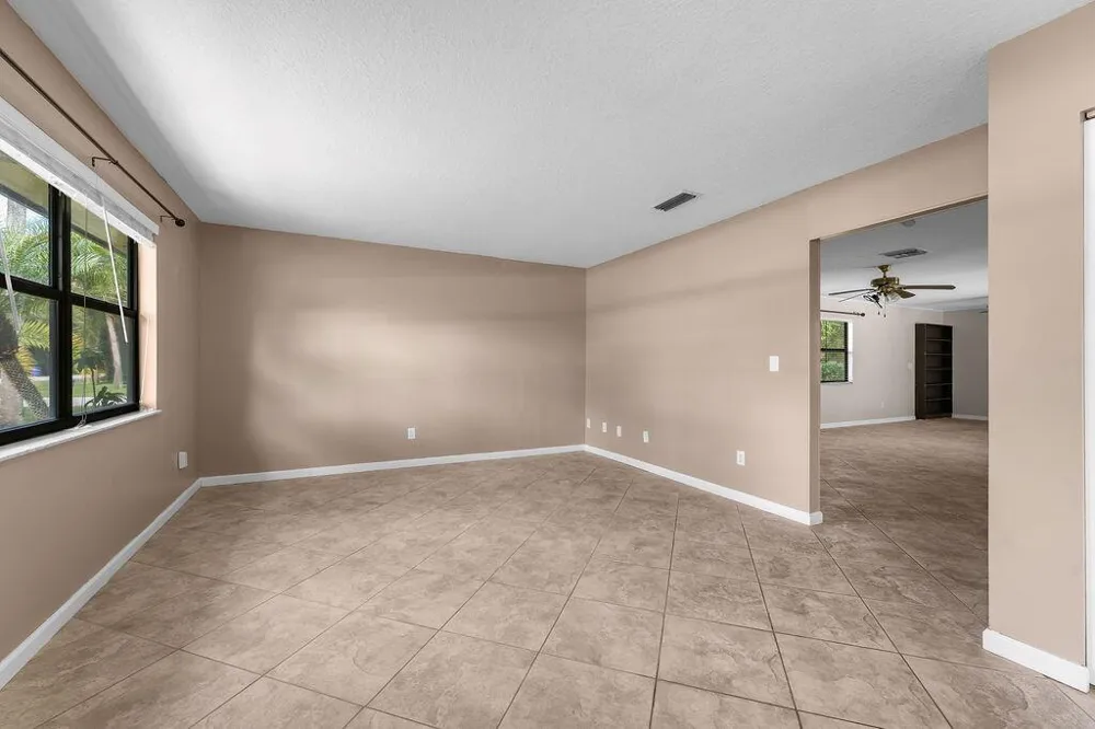 3596 12TH STREET SW Vero Beach, FL 32968