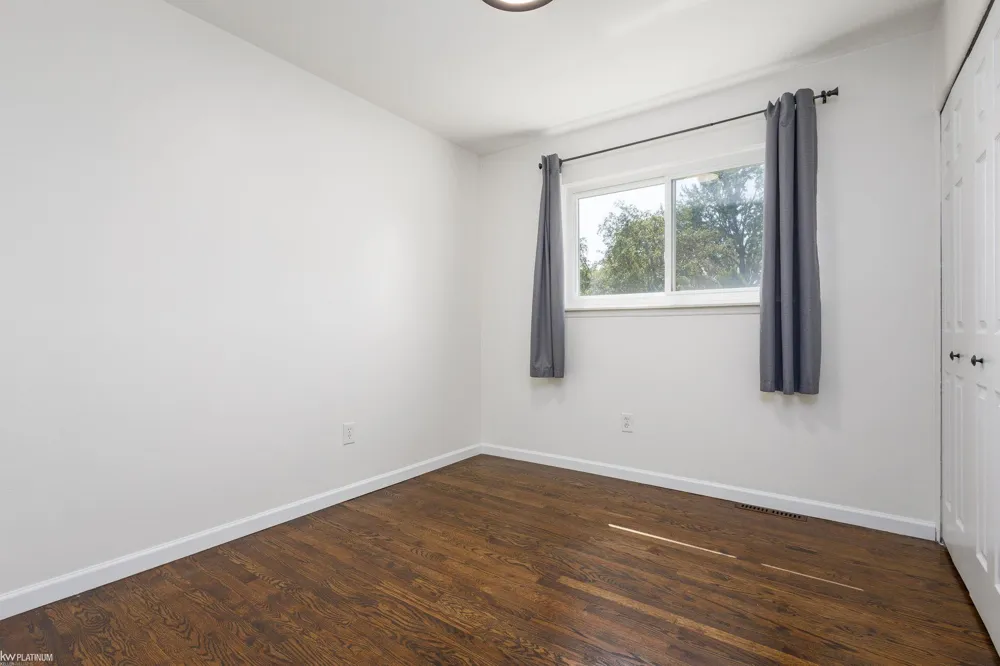 33250 Janet Avenue Fraser City, MI 48026
