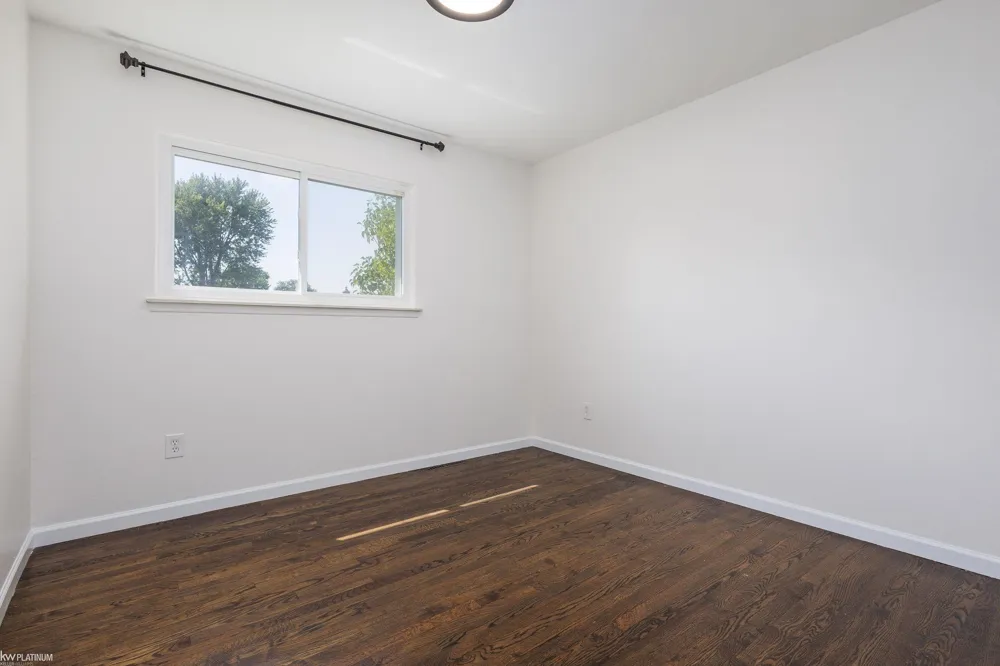 33250 Janet Avenue Fraser City, MI 48026