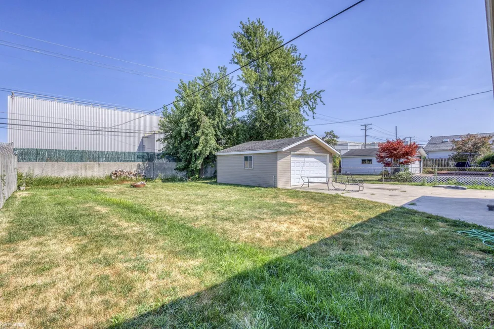 33250 Janet Avenue Fraser City, MI 48026