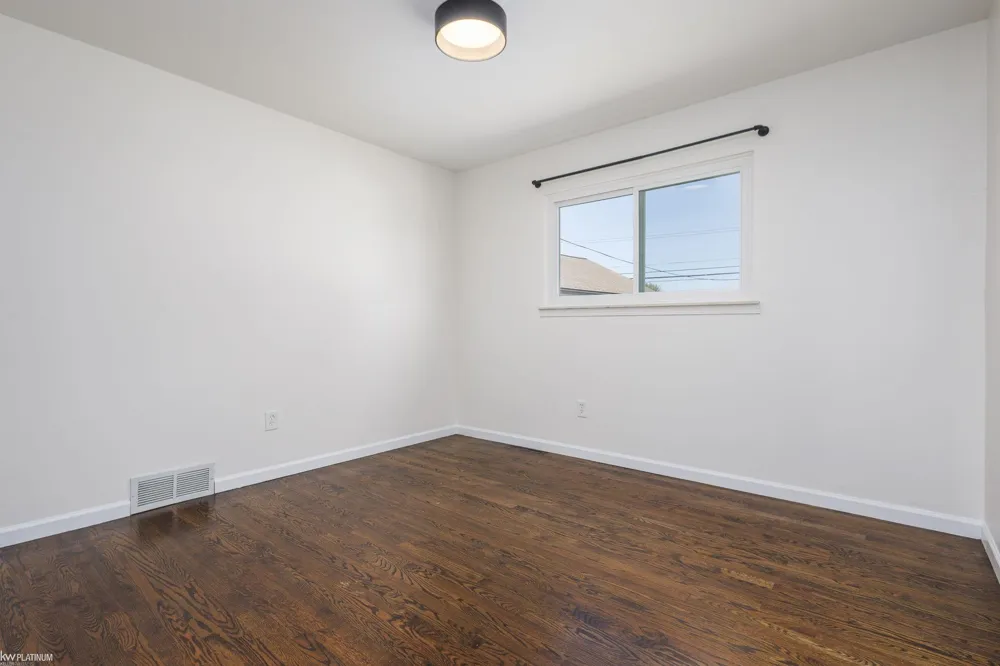 33250 Janet Avenue Fraser City, MI 48026