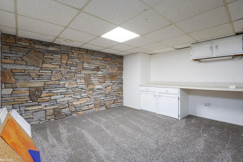 33250 Janet Avenue Fraser City, MI 48026