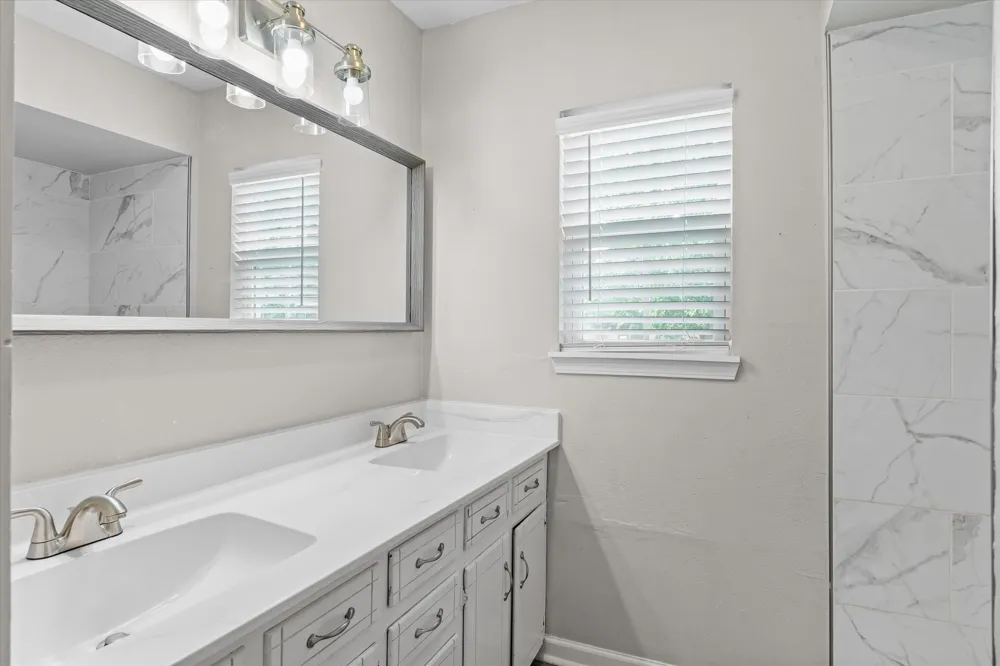504 E Pennsylvania Avenue Van, TX 75790