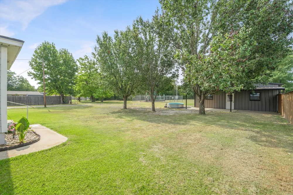 504 E Pennsylvania Avenue Van, TX 75790