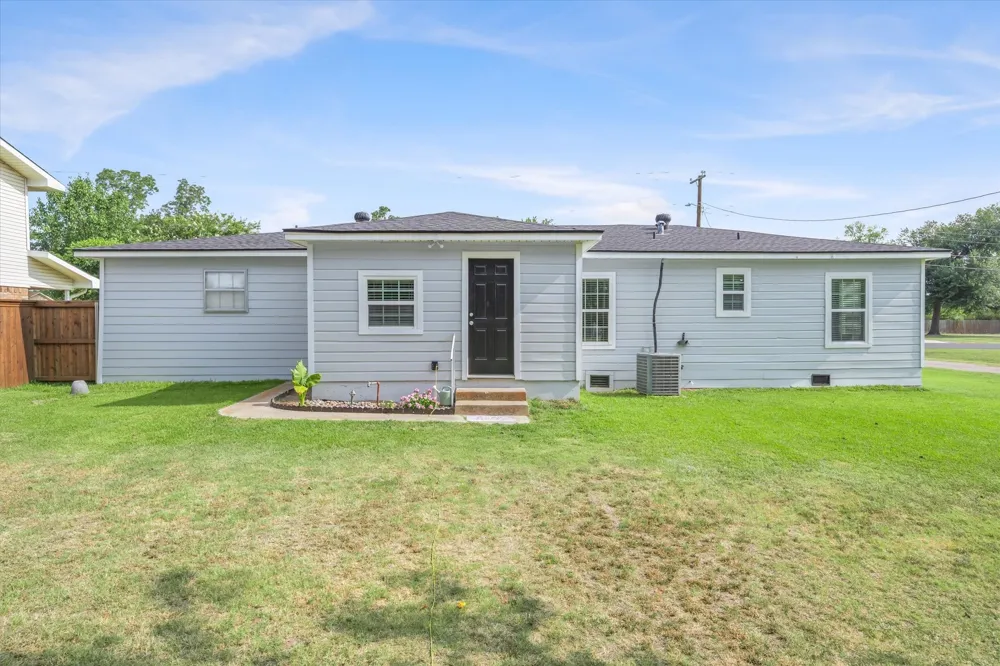 504 E Pennsylvania Avenue Van, TX 75790