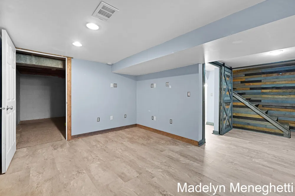 2765 Baldwin Street Jenison, MI 49428