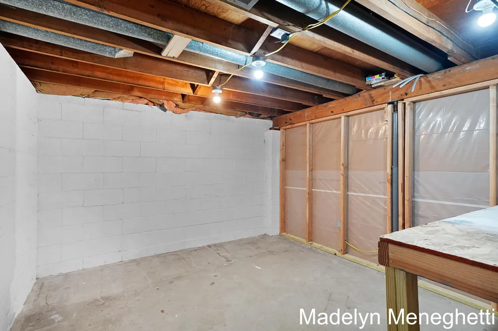 2765 Baldwin Street Jenison, MI 49428