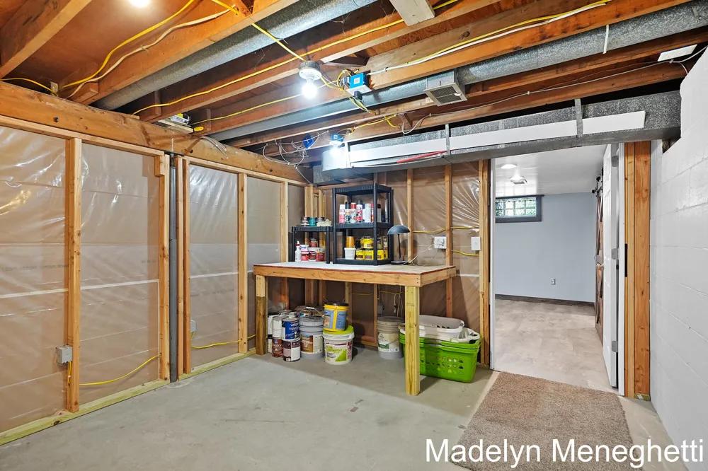 2765 Baldwin Street Jenison, MI 49428