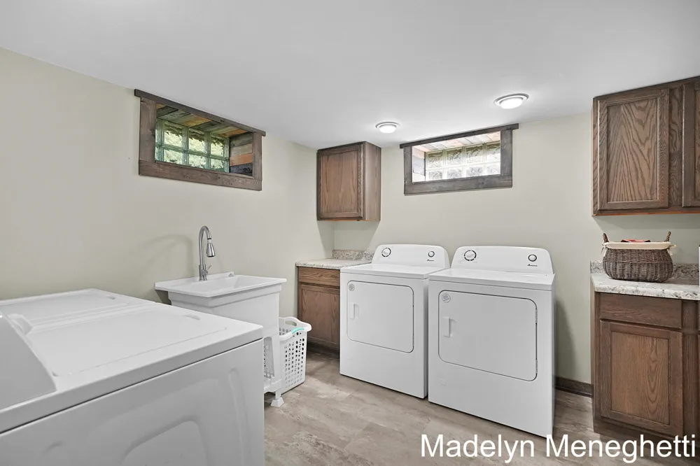 2765 Baldwin Street Jenison, MI 49428