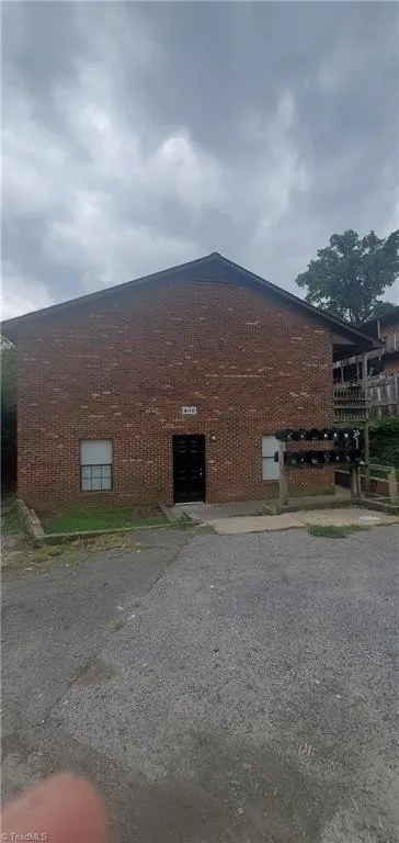 1400 W Academy Street