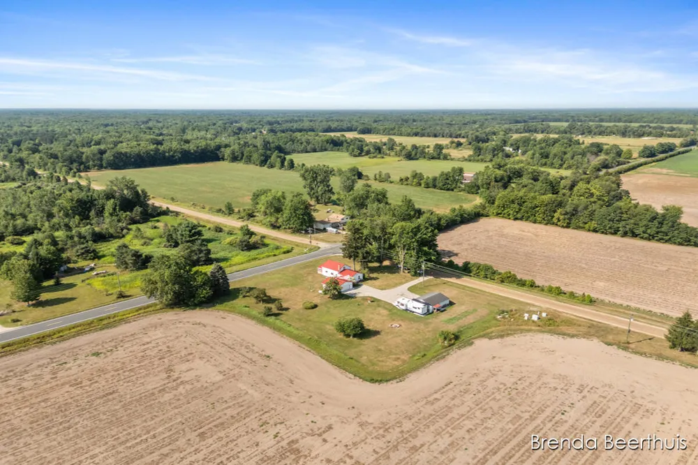 8800 Ellis Road Ravenna Township, MI 49451