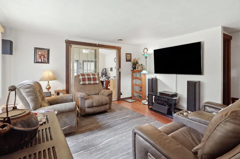 2899 Tanner Lake Road Hastings City, MI 49058