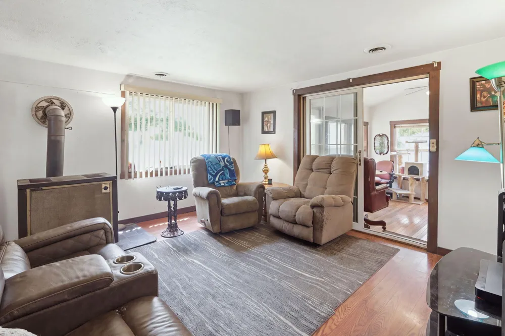 2899 Tanner Lake Road Hastings City, MI 49058