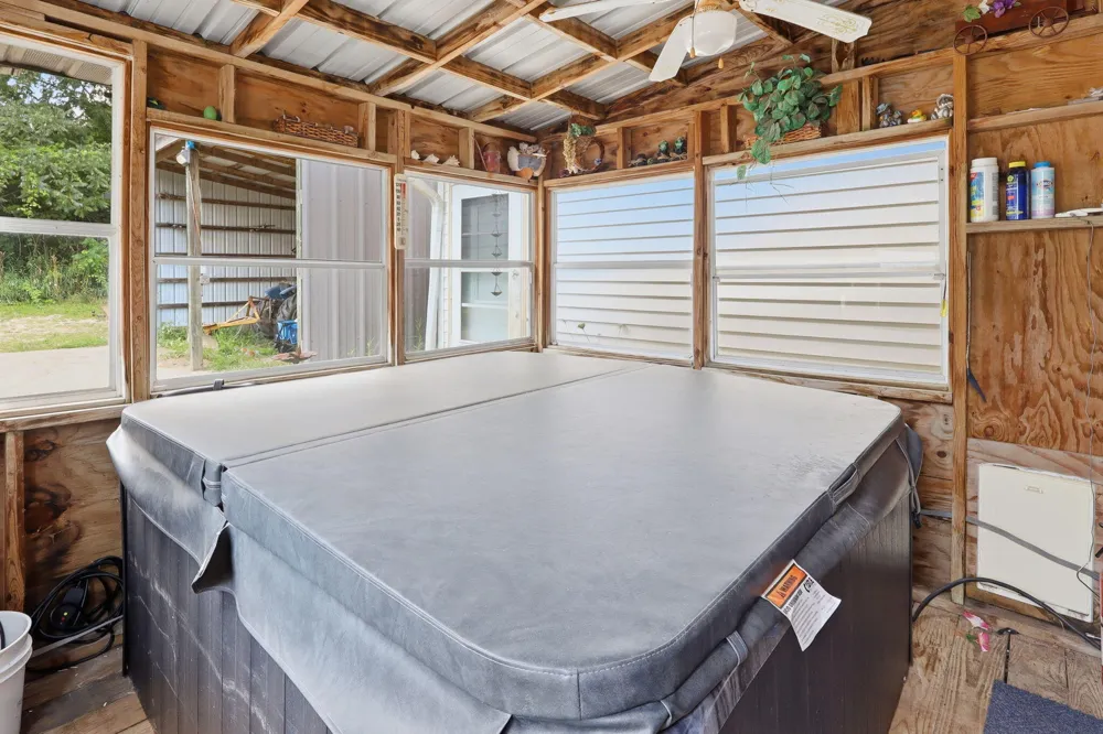 2899 Tanner Lake Road Hastings City, MI 49058