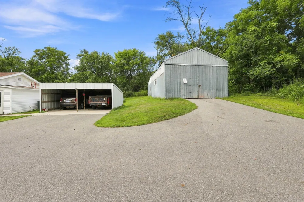 2899 Tanner Lake Road Hastings City, MI 49058