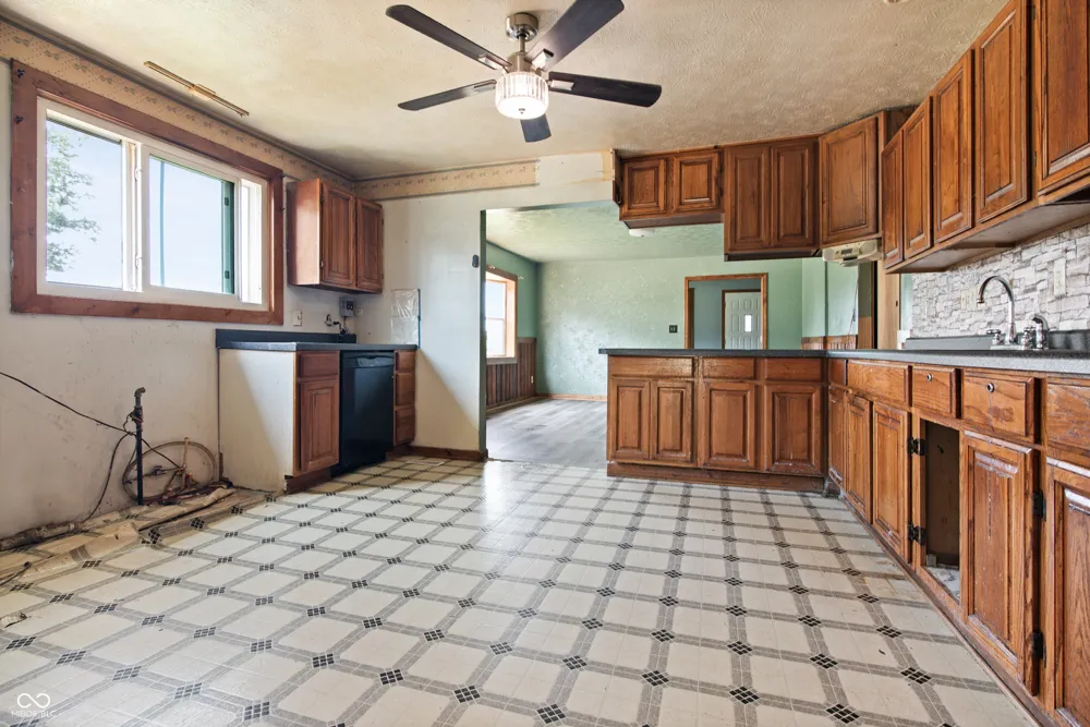 2174 S 125 E Shelbyville, IN 46176