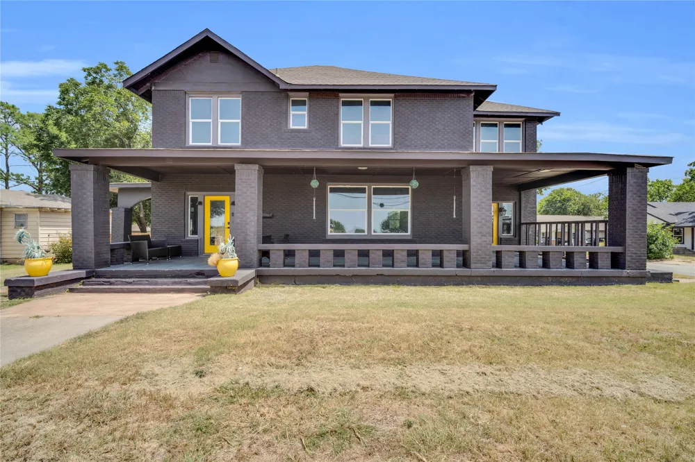 805 E Wise Street Bowie, TX 76230