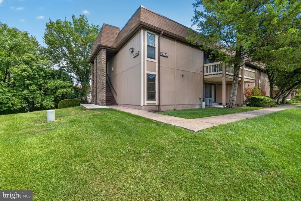 8509 BARRINGTON COURT #J Springfield, VA 22152