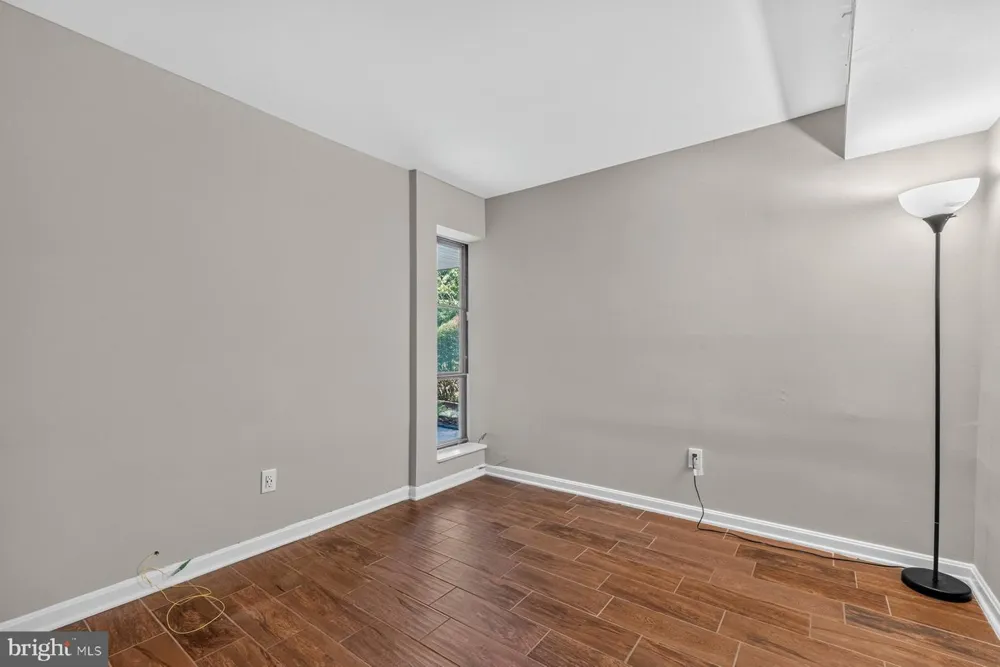 8509 BARRINGTON COURT #J Springfield, VA 22152
