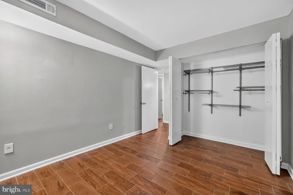 8509 BARRINGTON COURT #J Springfield, VA 22152
