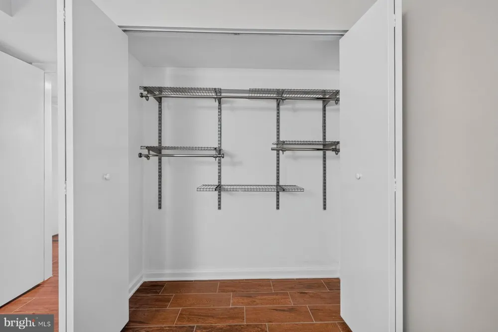 8509 BARRINGTON COURT #J Springfield, VA 22152
